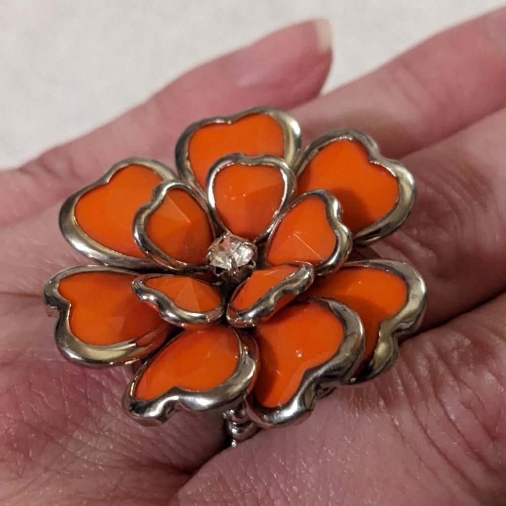 Vintage tangerine orange raised petals silver outline crystal center ring 7-14+